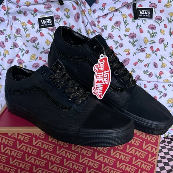 Vans Men’s Old Skool Patchwork
Mono Patchwork Blackout
VN0A7Q4P10J
Sneakers - Picture 5 of 16